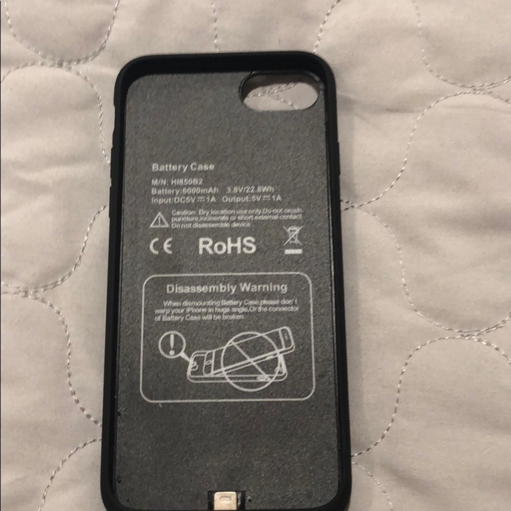 iPhone 7 charging case in Black